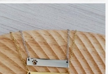 Engraved bar necklace with paw print