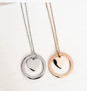 Engraved interlocking circle heart necklace