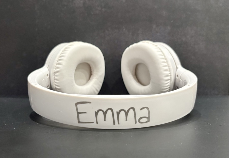 Engraved wireless headphones