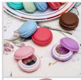 Engraved macaron trinket box